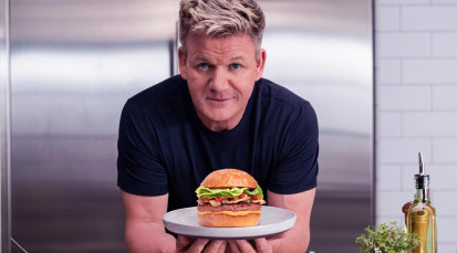 EXP-Gordon Ramsay's perfect burger tutorial - GMA.mp4
